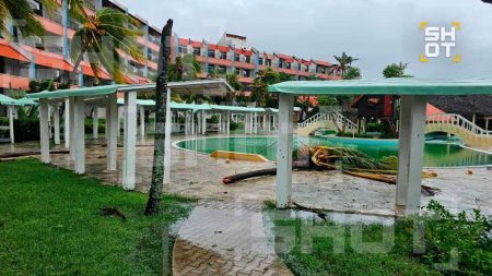 Российские туристы устроили протест на Кубе из-за урагана и условий в отеле