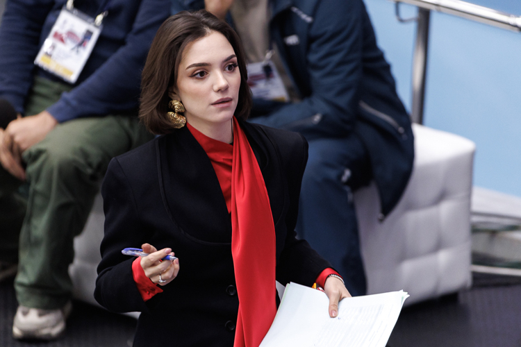 Евгения Медведева показала кольцо — помолвка с танцором?