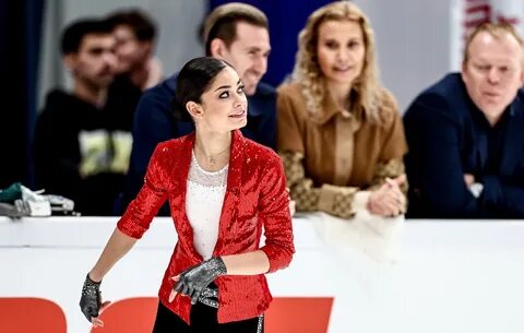 Аделия Петросян лидирует на Гран-при в Москве