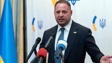 Зеленскому рекомендуют уволить Ермака из-за коррупции