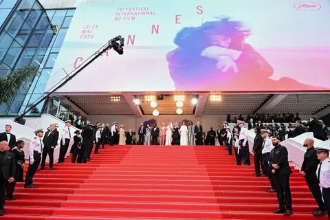 Москва украсилась арт-павильонами «Фабрика подарков»