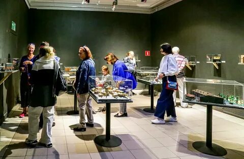 Москва украсилась арт-павильонами «Фабрика подарков»