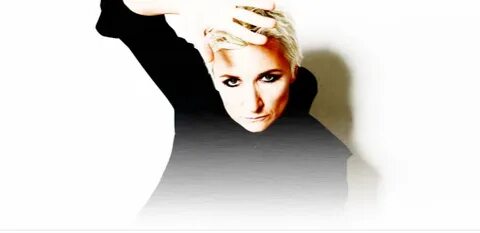 Диана Арбенина представила трек «Соловьи» и дала концерт в Барнауле