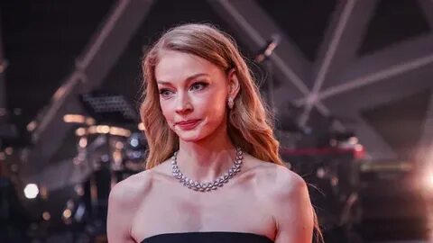 Светлана Ходченкова покорила пylon в сапогах на шпильках