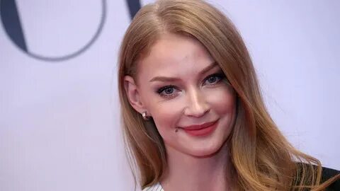 Светлана Ходченкова покорила пylon в сапогах на шпильках