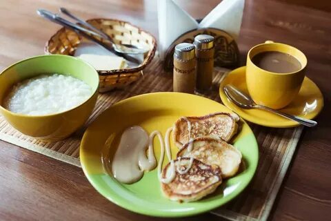 Самый вредный завтрак: манная каша с молоком