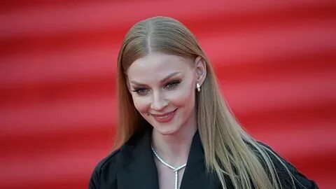 Светлана Ходченкова покорила пylon в сапогах на шпильках