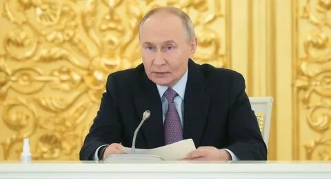 Путин поручил немедленно начать структурную перестройку экономики РФ