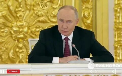 Путин поручил немедленно начать структурную перестройку экономики РФ