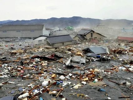 Япония потрясена землетрясением 7.6 балла: угроза цунами