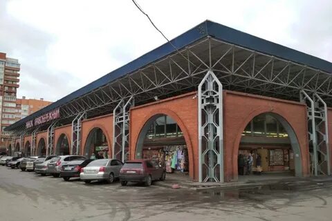 Пожар на Правобережном рынке в Петербурге: паника и разрушения