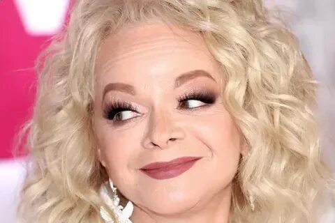 Лариса Долина 12 лет не платила налоги за дворец в Подмосковье