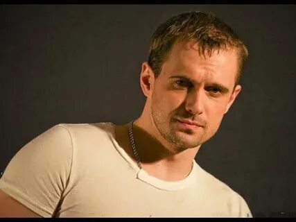 Жена Алексей Комашко ревнует к Ковальчук из-за поцелуев