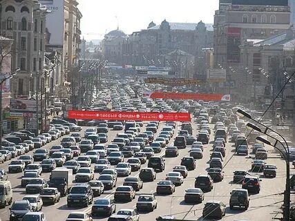 Москва встала в 10-балльных пробках впервые за год