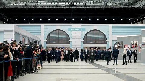 Гостиный двор Москвы: новогодняя елка Мэра для детей