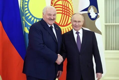 Лукашенко вручил Путину картину с Валаамом