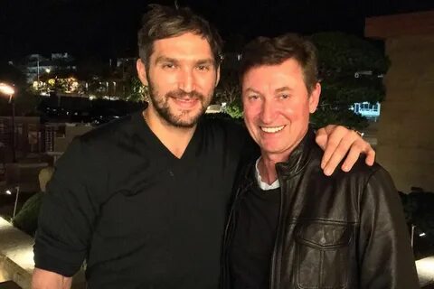 Овечкин установил снайперский рекорд века в НХЛ в матче против «Блэкхокс»