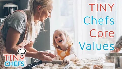 Женщина с детьми на кухне