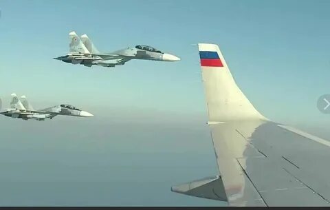 истребители сопровождения самолёта барселона