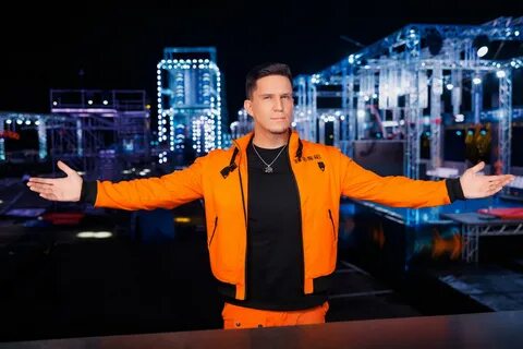 Дима Масленников на съёмках подкаста