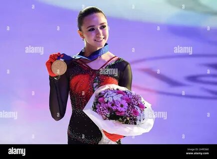 Камила Валиева с медалями чемпионата Европы 2022