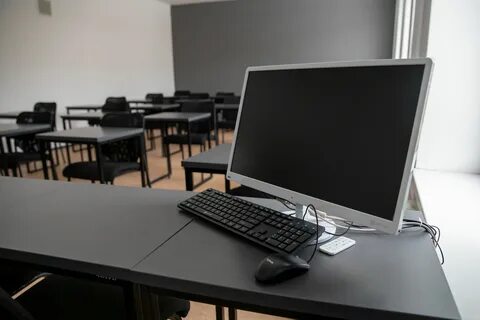 экзаменационная аудитория с компьютерами