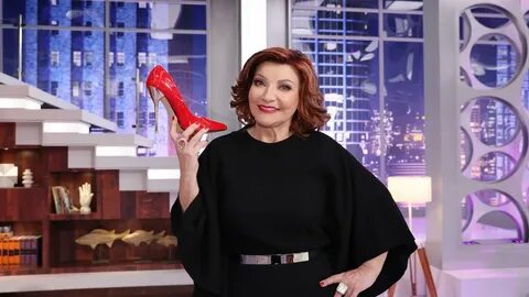 Елена Степаненко строит новую жизнь: слухи о романе и смена имиджа