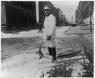 Снежная буря в США: отменены 17 тыс. рейсов, семь погибших