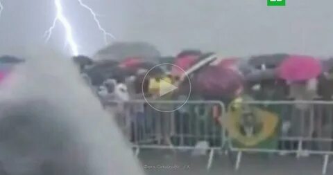 Молния ударила в толпу сторонников Болсонару в Бразилии: более 70 пострадавших