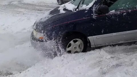застревающие автомобили в снегу
