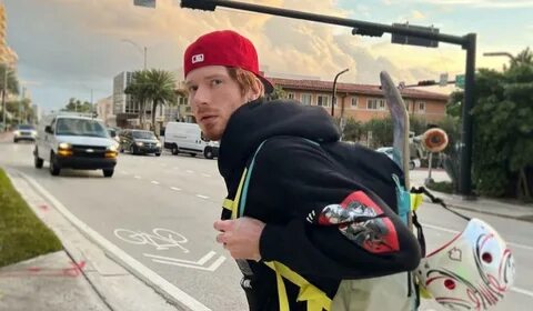 Никита Пресняков сменил США на Испанские вечеринки после развода