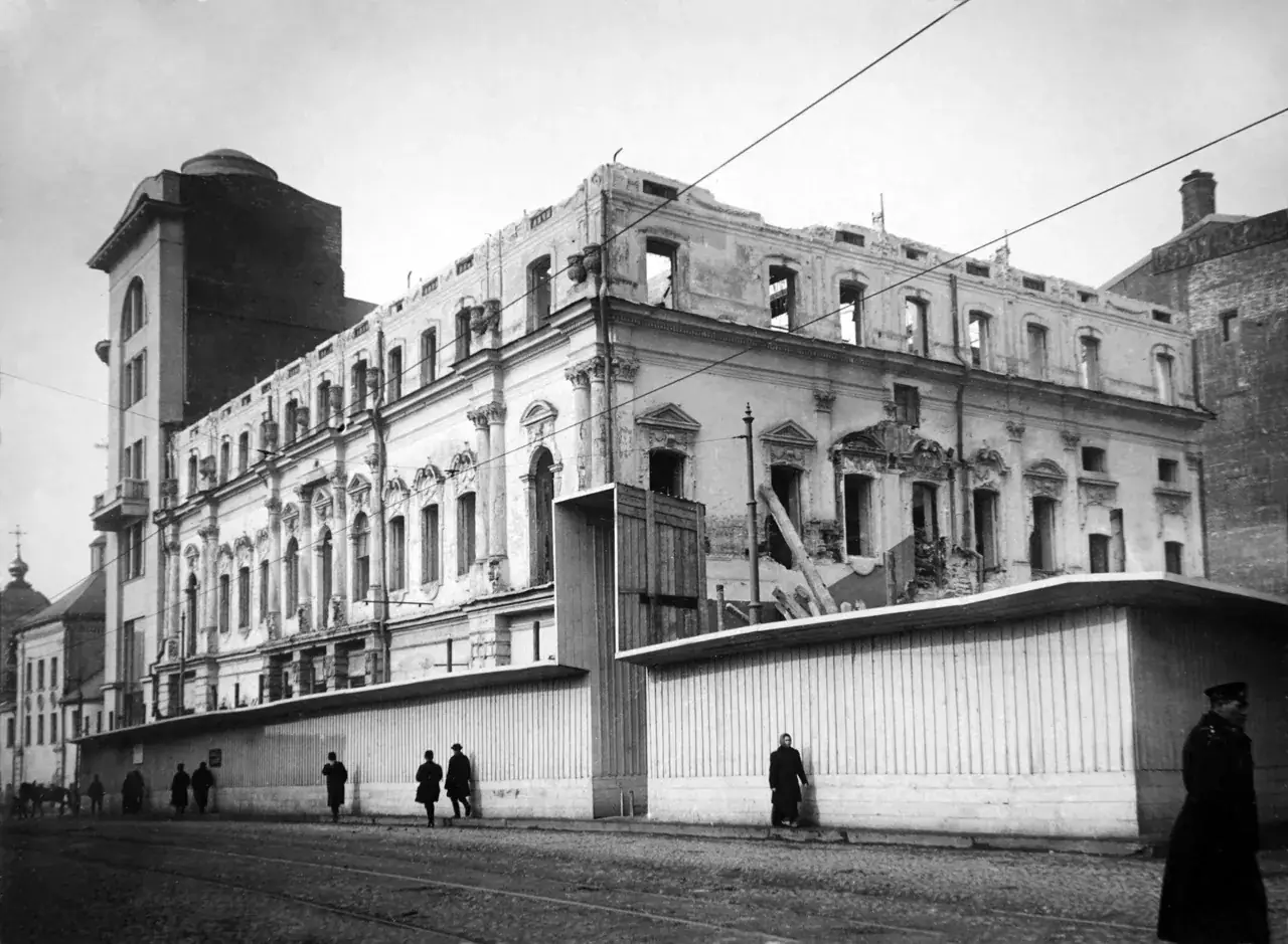 ворота дома маросейка заблокированы