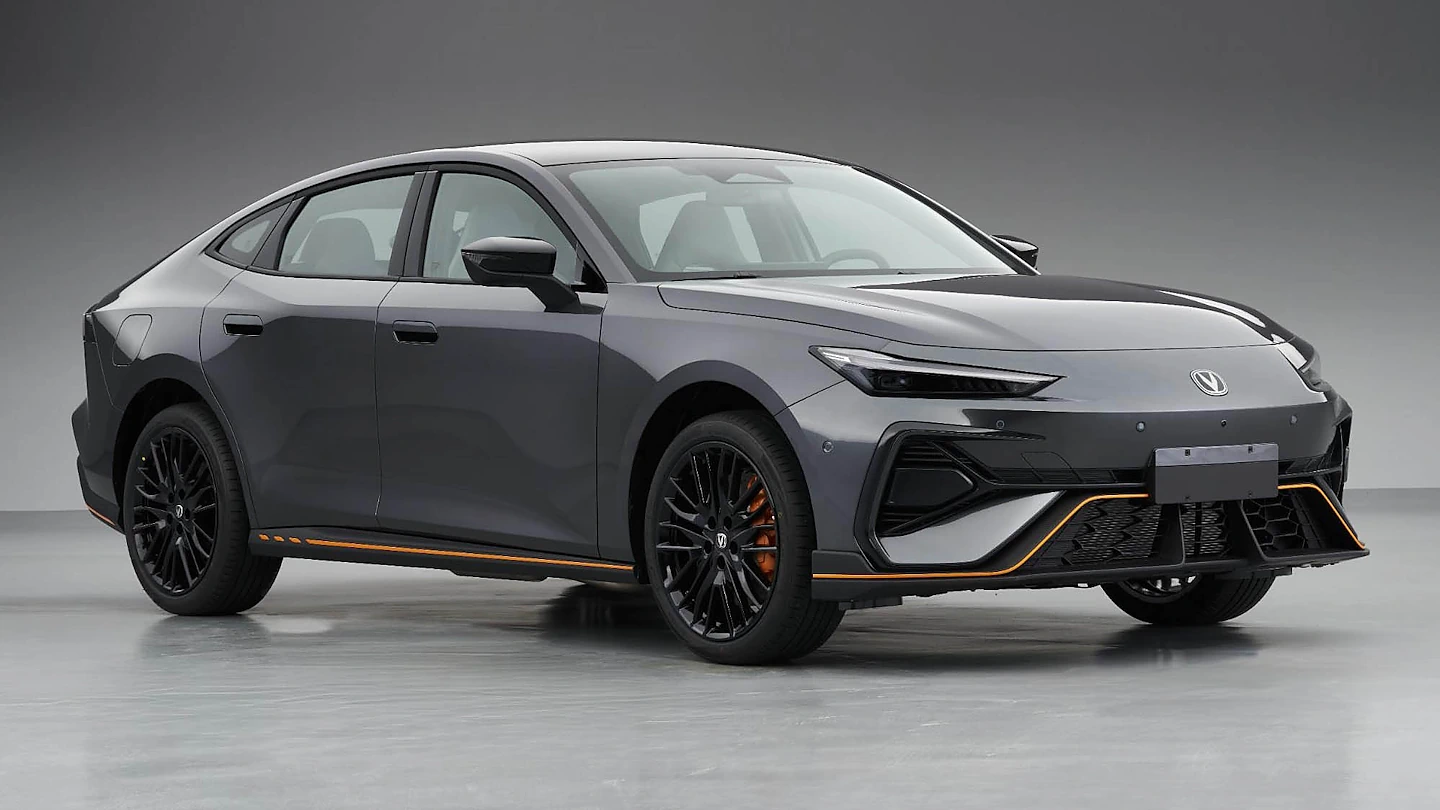 Changan Uni-V 2026 активный спойлер