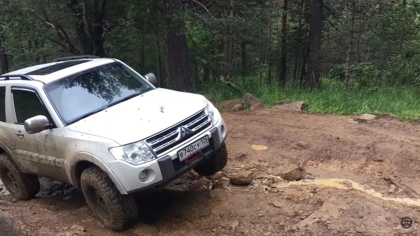 Mitsubishi Pajero возвращается: пятое поколение дебютирует в 2026