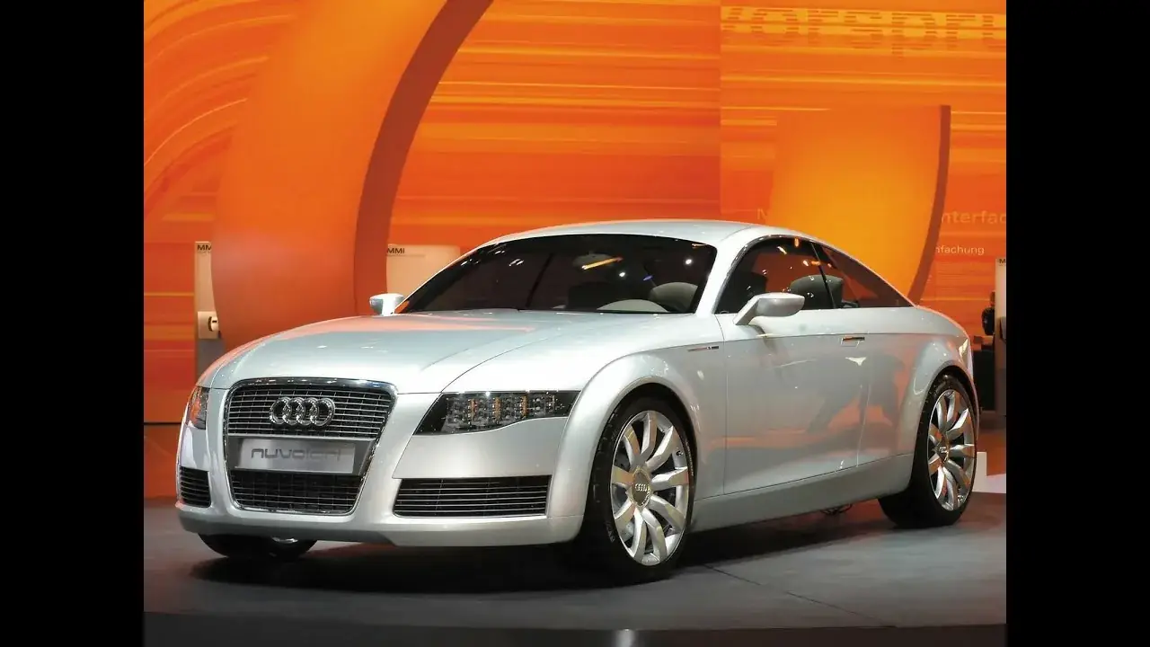 Audi Nuvolari quattro на фоне завода