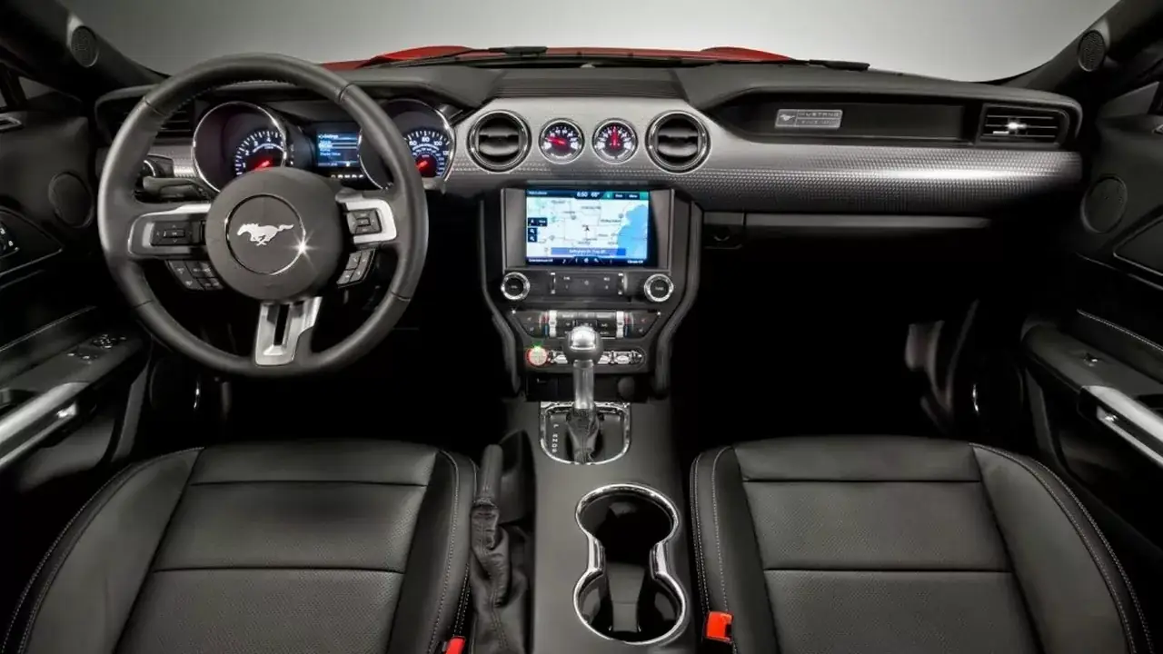 59-летний Ford Mustang превратили в монстра с карбоном и 900 л.с.