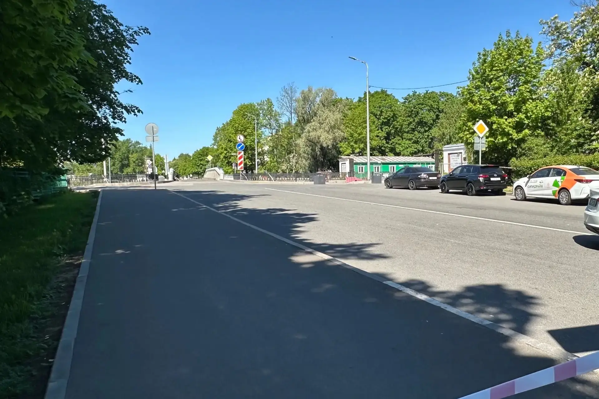 блокированный въезд в Кронштадт с полицейскими