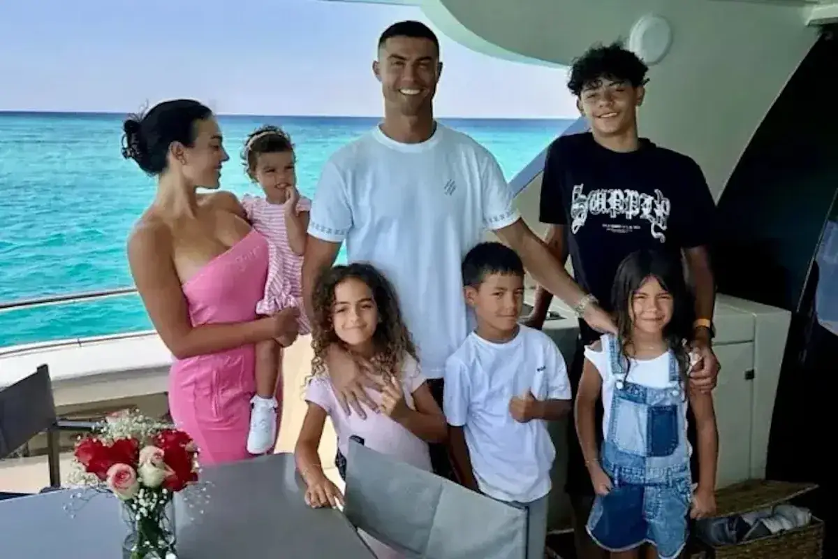 Cristiano Ronaldo Lisa Forbes ranking comparison 2026