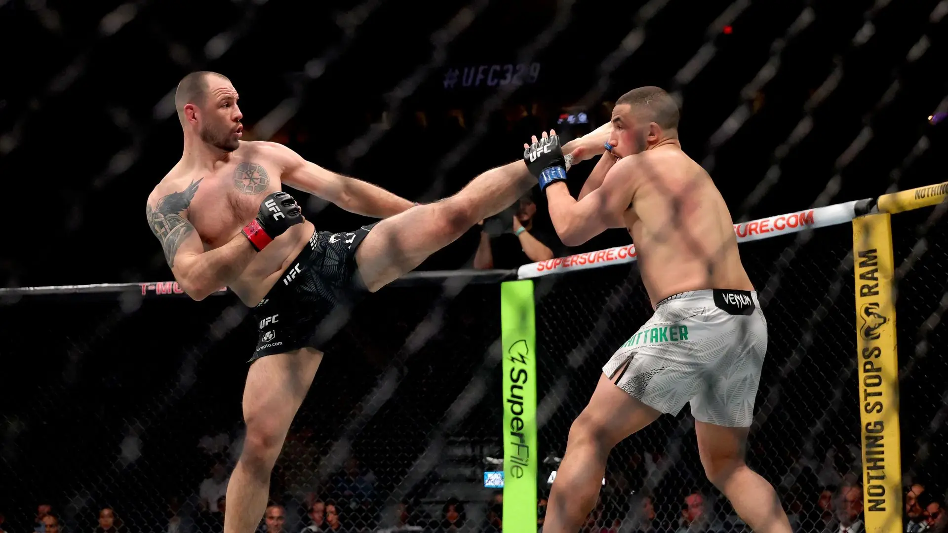 UFC 329: рекордные 25 млн долларов и реванш Макгрегора против Холлоуэя 2