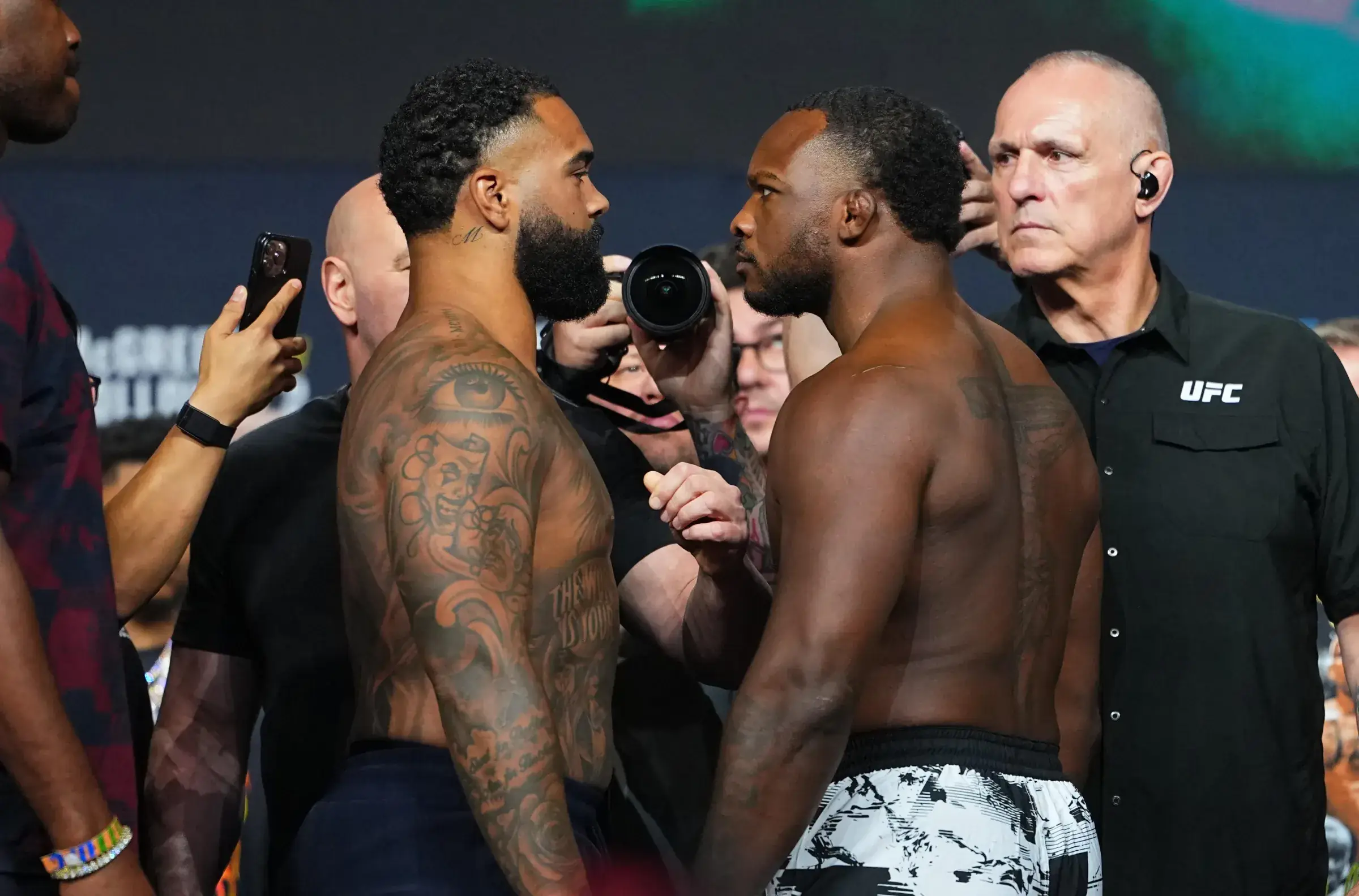 UFC 329: Маккинни против Кинг Грина — открывается главный кард, ветеран против «убийцы» первого раунда