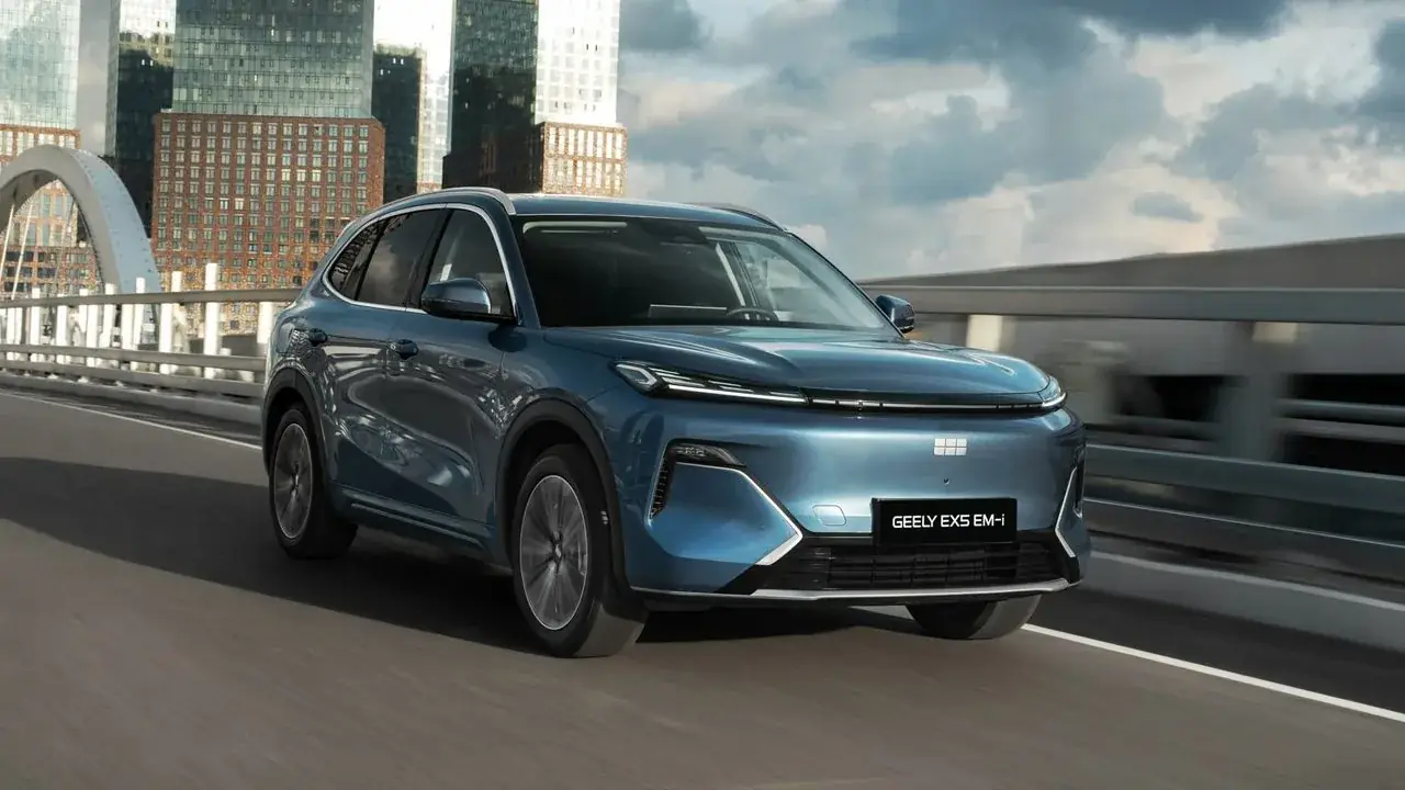 Voyah Free и Geely EX5 EM-i сравнение