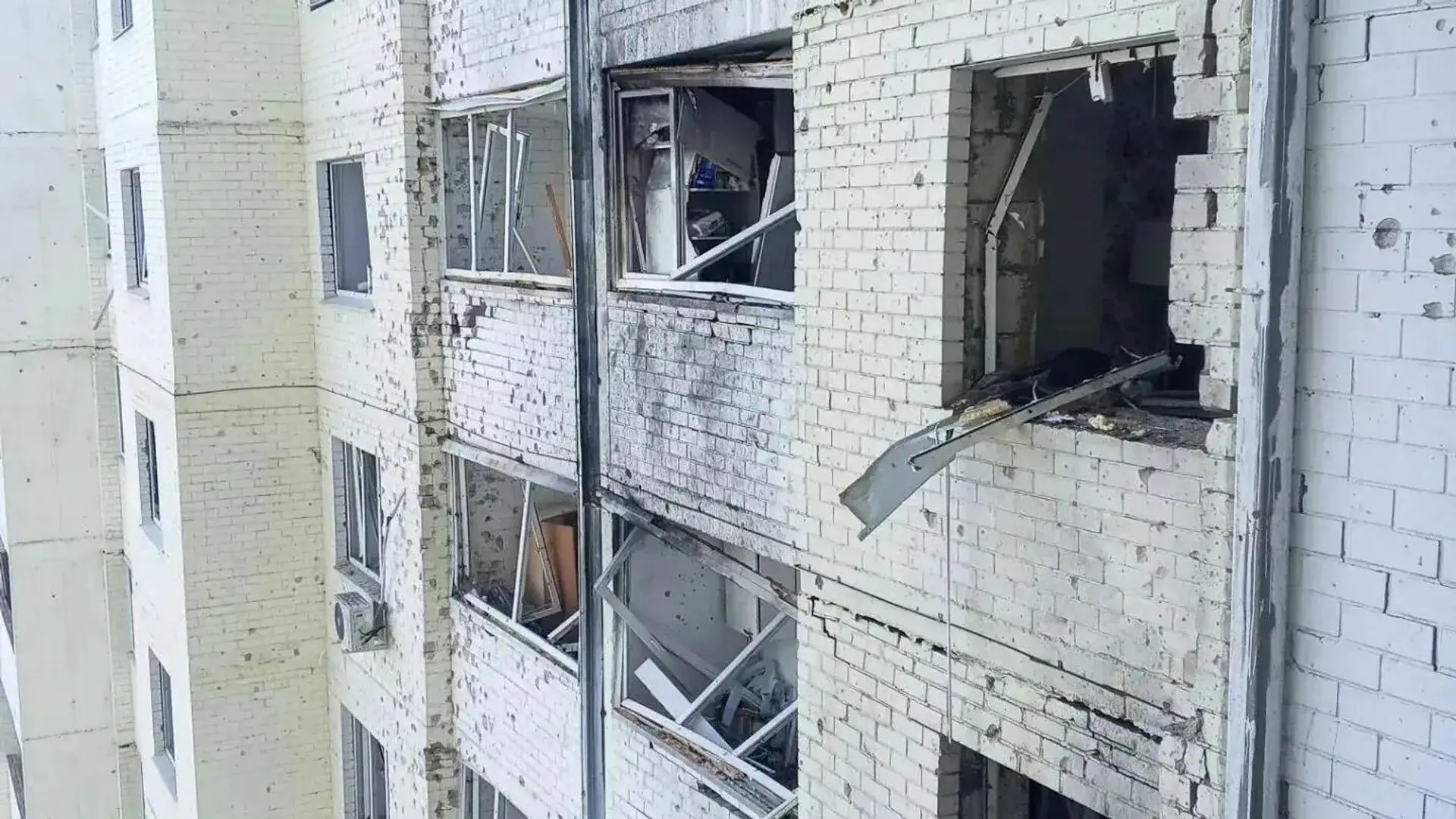 поврежденный дом Орел последствия атаки БПЛА