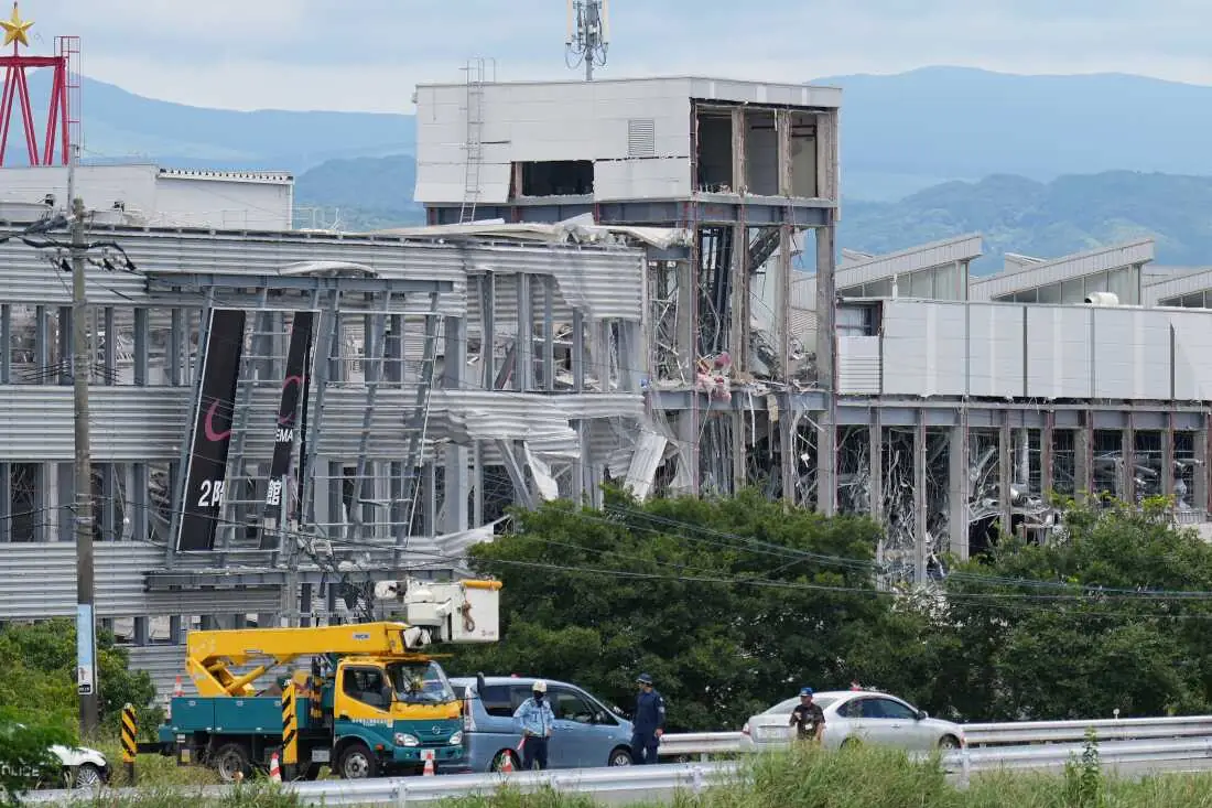 Aeon Mall Kumamoto collapse earthquake 2026