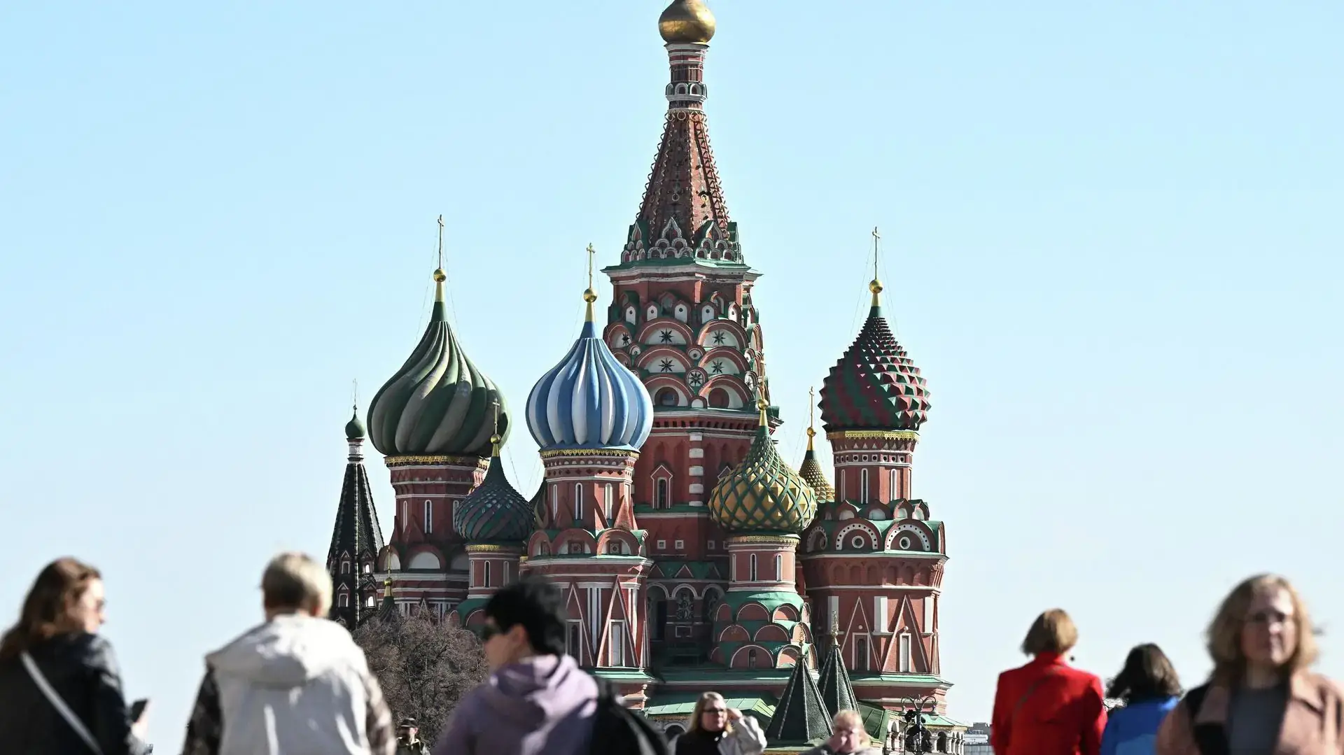 красная площадь храм василия блаженного утро