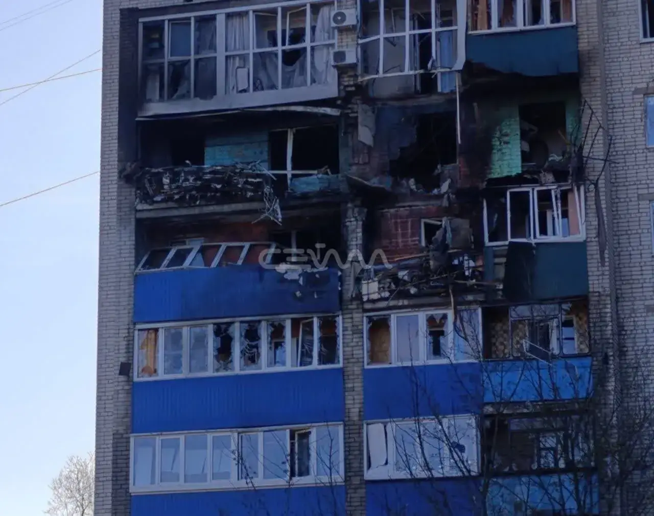 поврежденный дом после обстрела Курск область