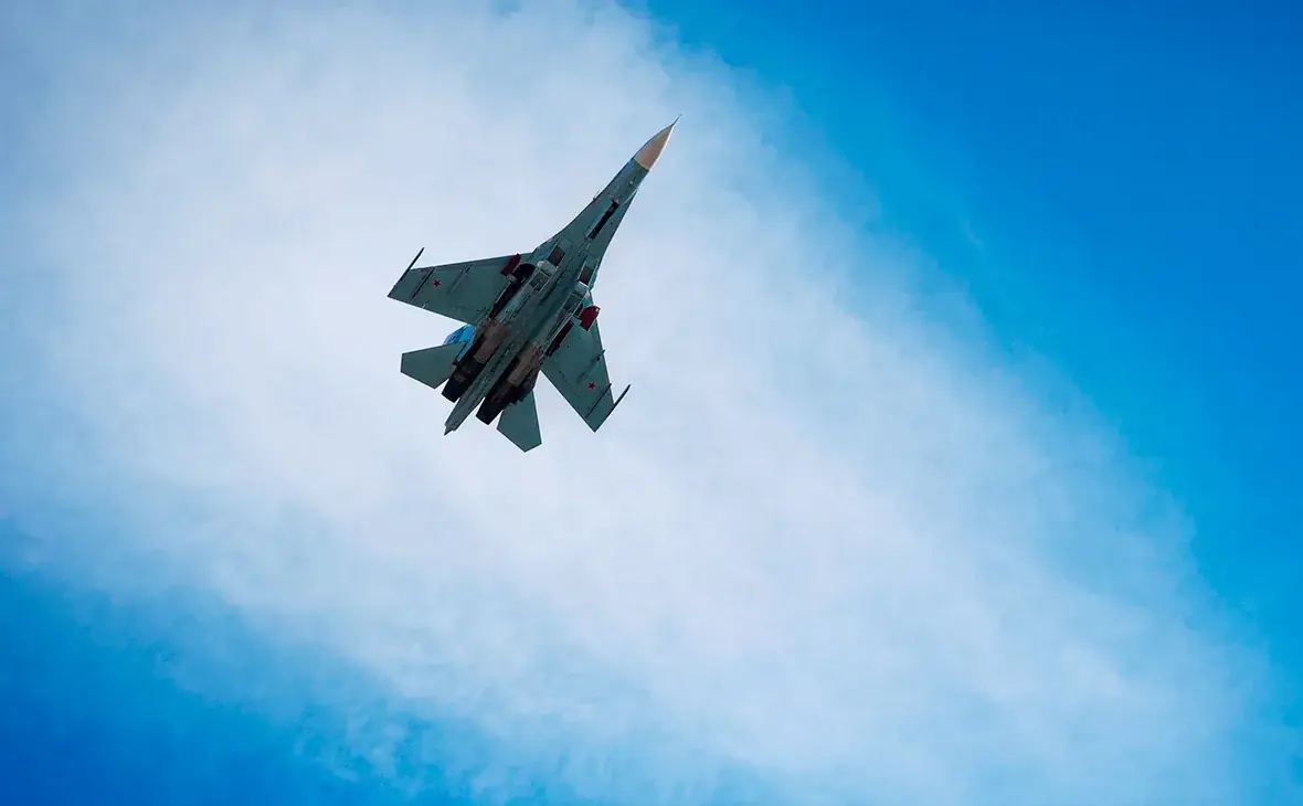 истребитель Су-35 небо