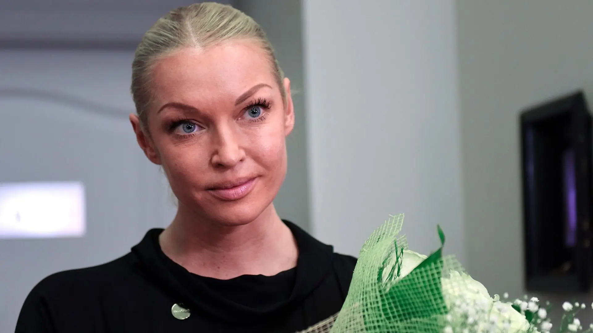 300 тысяч за 2 минуты опоздания: как Волочкова ответила Аэрофлоту