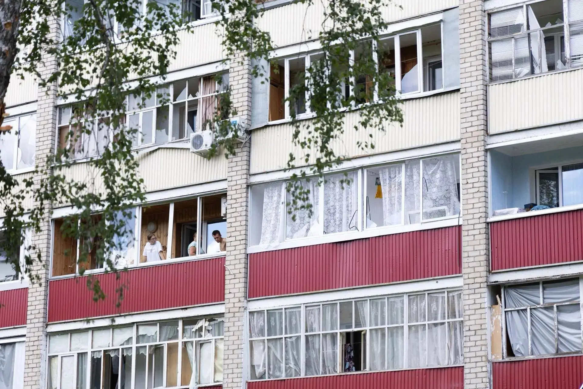 Нижнекамск последствия атаки БПЛА Школьный бульвар