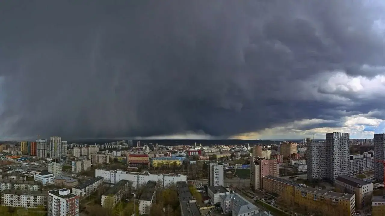 дождливое небо над Перми