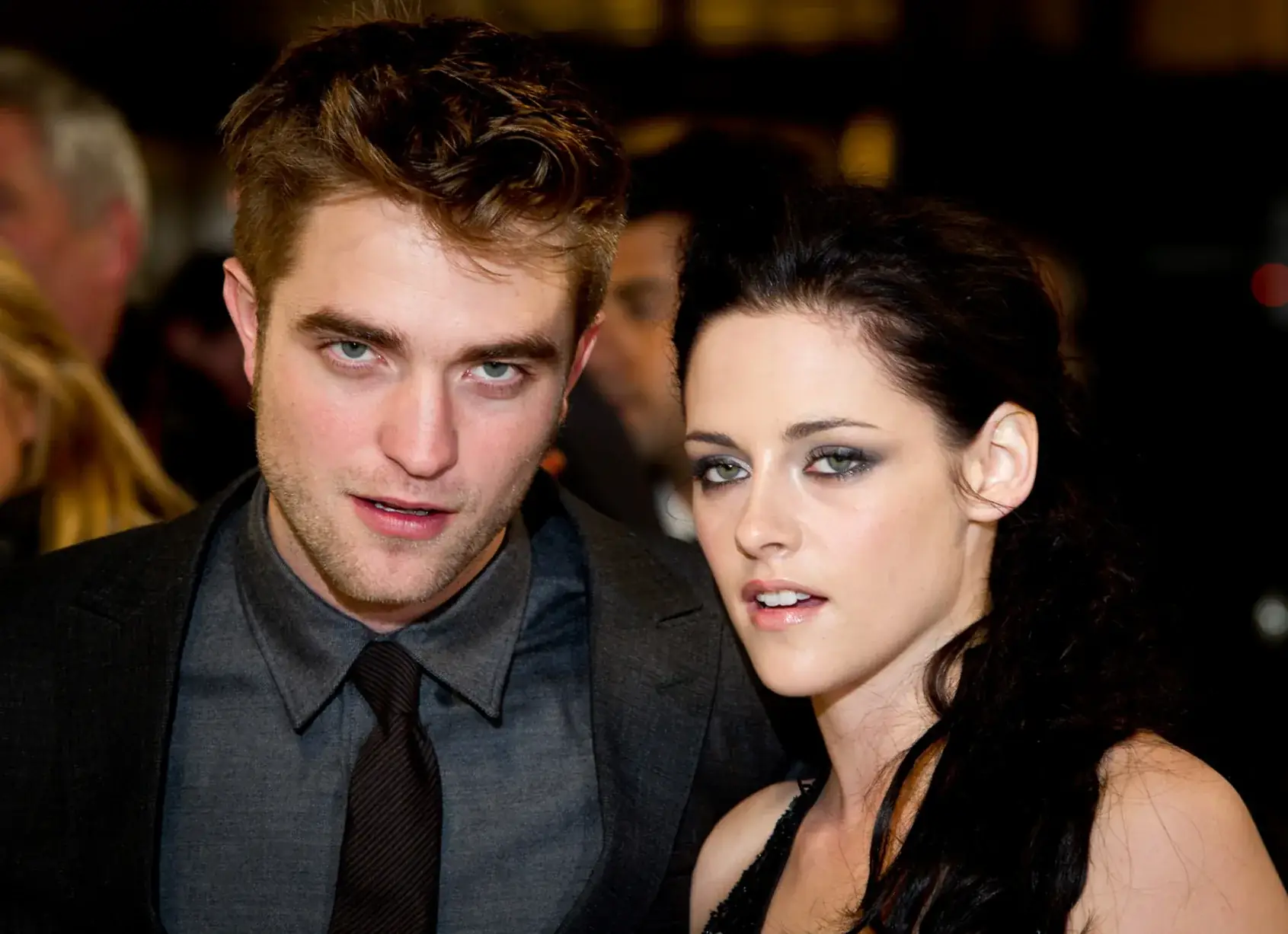 Kristen Stewart Robert Pattinson Twilight set